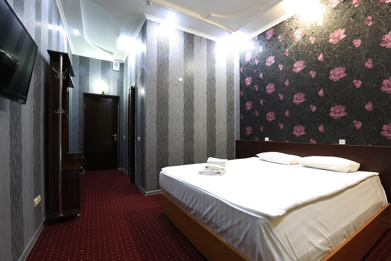 Hostel Raddus-Jss Ташкент Екстер'єр фото
